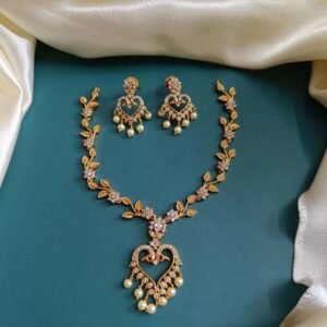 Mahika Neckpiece