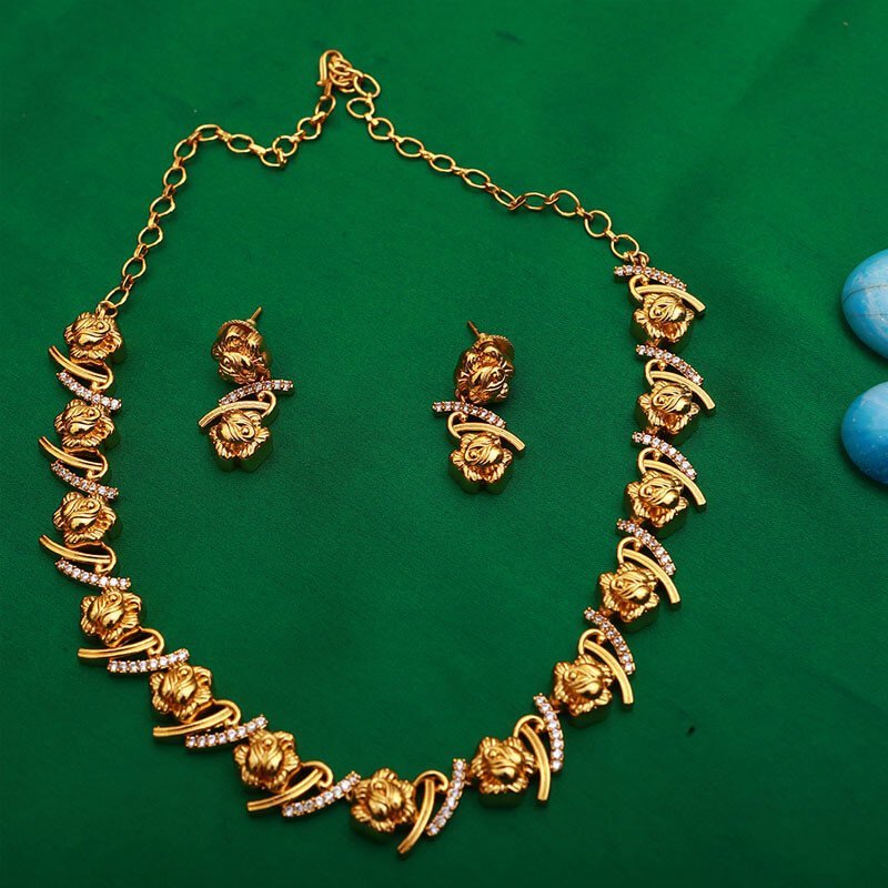 Rosy Neckpiece