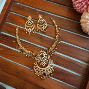 Meera Neckpiece