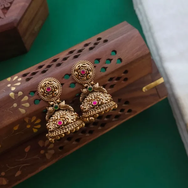 Yamini Jadau Jhumka