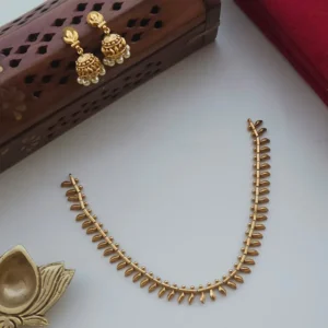 Arumbu Neckpiece