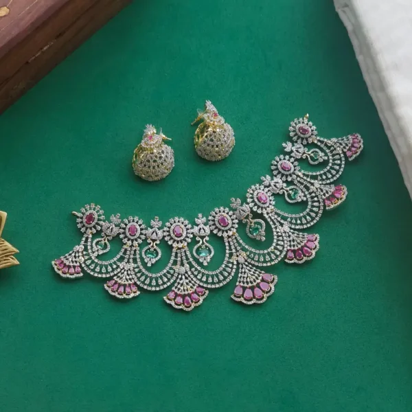Elizabeth AD Grand Reception Neckwear